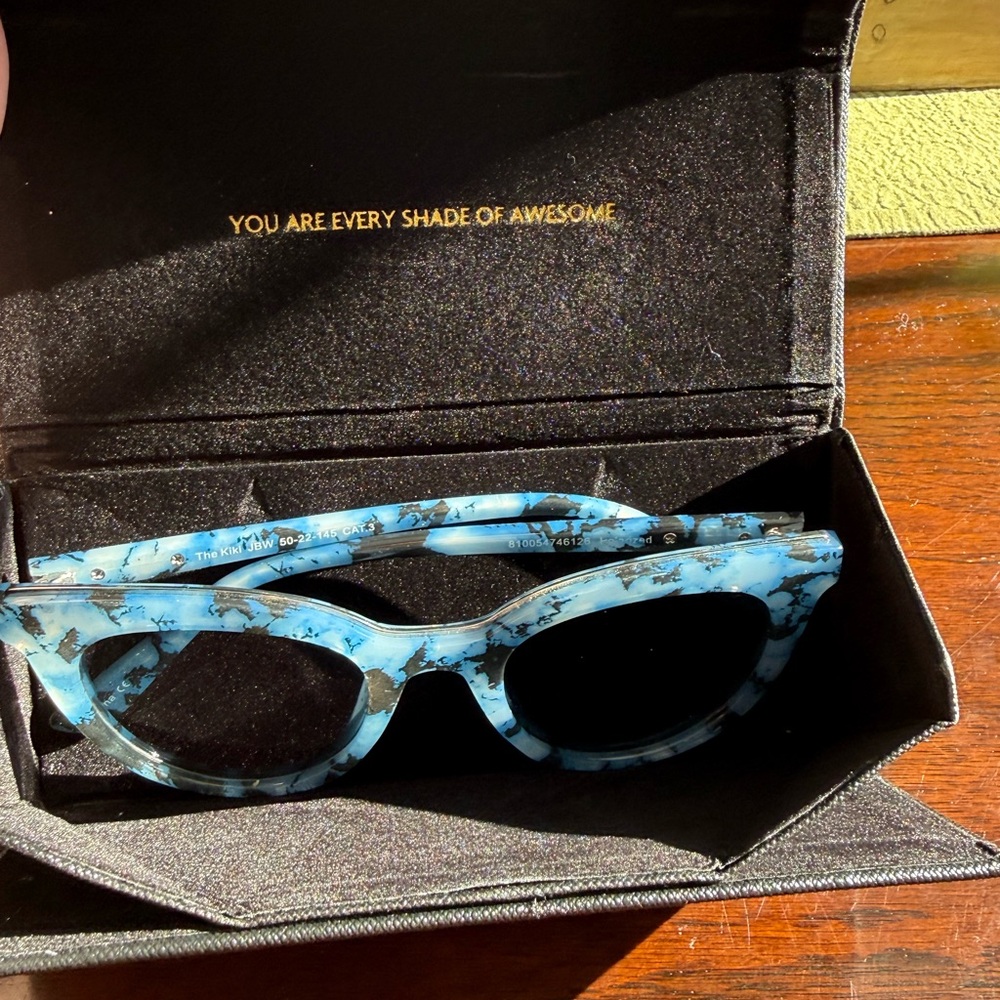 Price Revaux the Kiki polarized Sunglasses blue tortoise and case - Picture 4 of 9